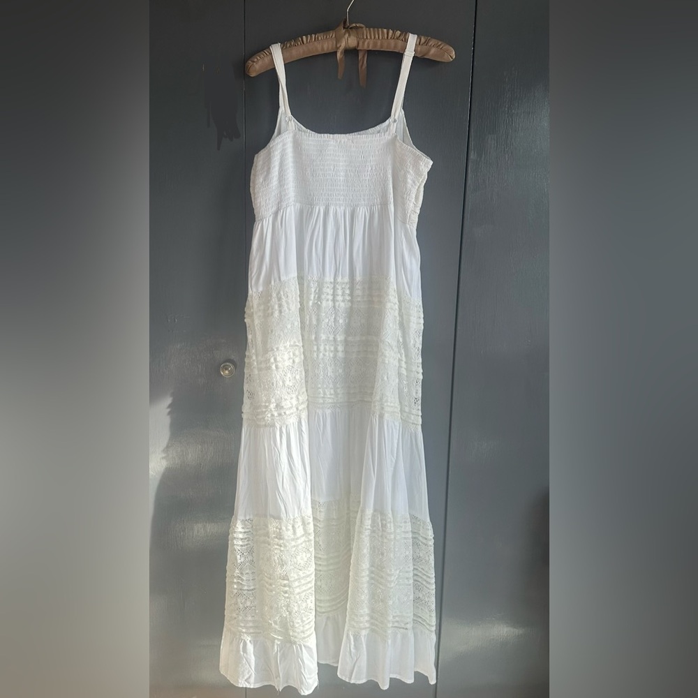 NWOT. size M. For The Republic. White Lace Tiered Boho Maxi Dress - Picture 4 of 11